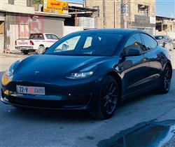 تسلا موديل 3